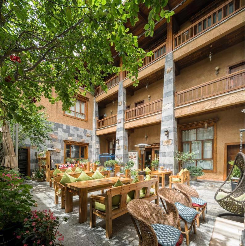 Tseten Wangmo Resort Shangri-La Exterior foto